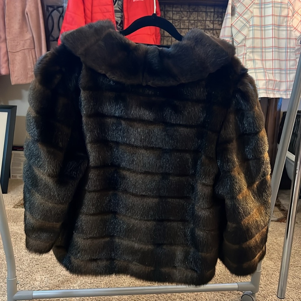 Calvin Klein faux fur jacket - Picture 6 of 8